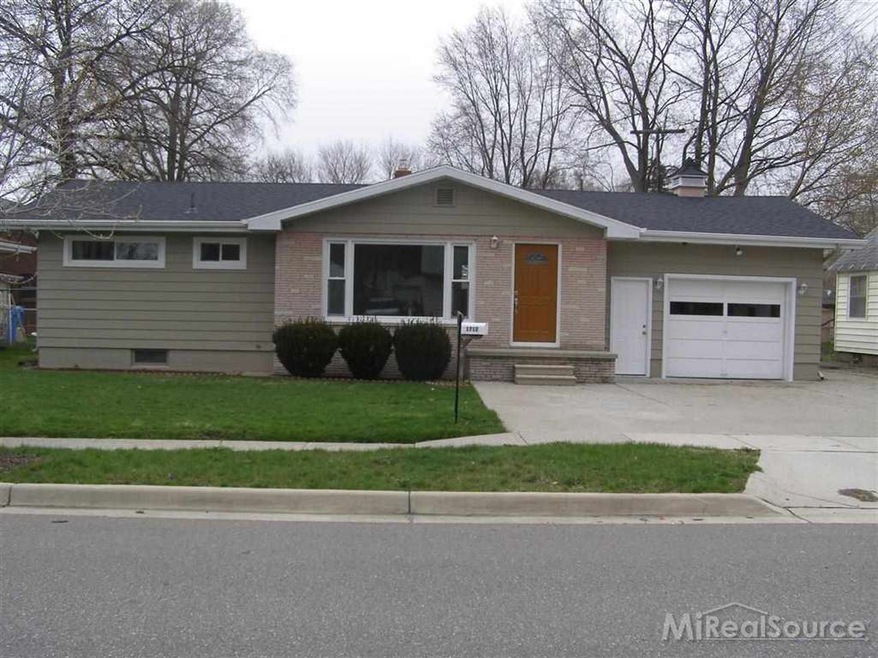 1712 22nd St, Port Huron, MI 48060 - photo 1