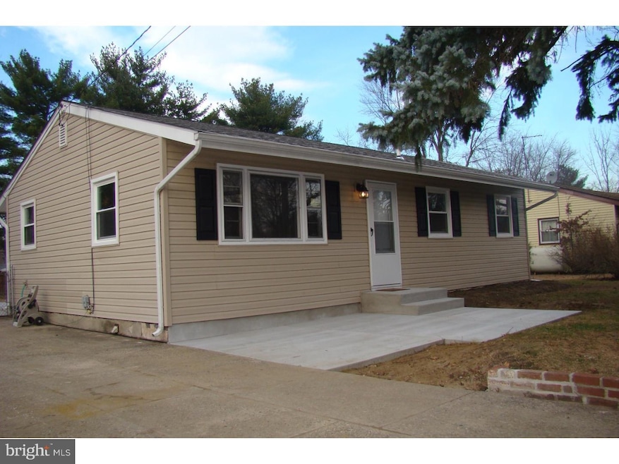 406 Hickory Ln, Mount Laurel, NJ 08054 - photo 1