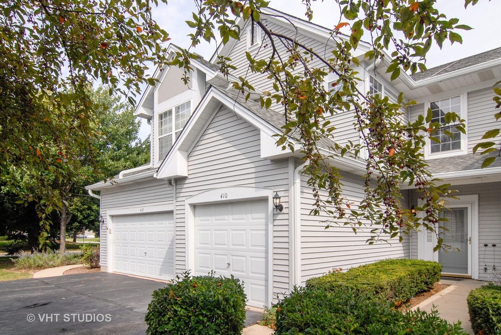 Fantastc Townhome in easy access location!