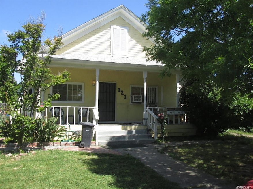 321 W Olive Ave, Turlock, CA 95380 - photo 1