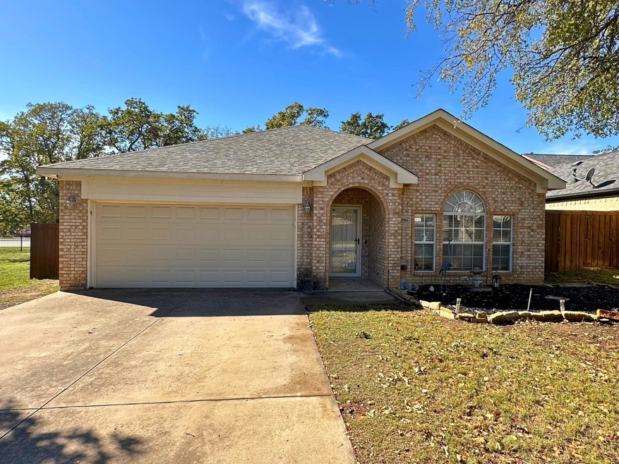 3904 Gessner Dr, Denton, TX 76210 - photo 1