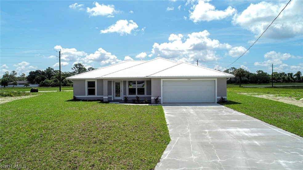 You Will Love This 3 Bedroom/2 Bathroom/2 Car Gara