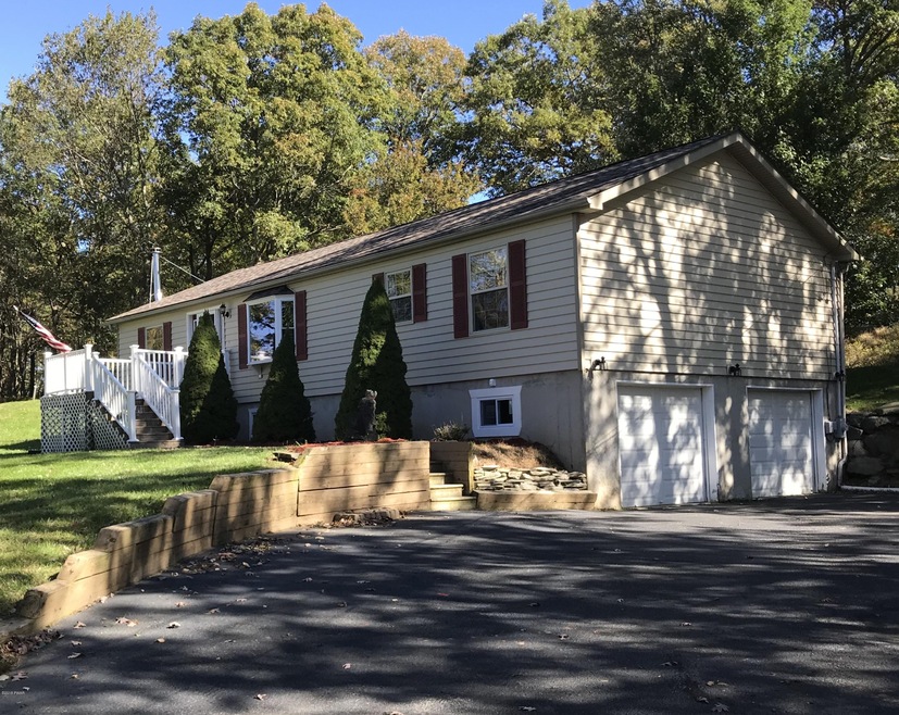 120 Pear Ln, Milford, PA 18337 - photo 1