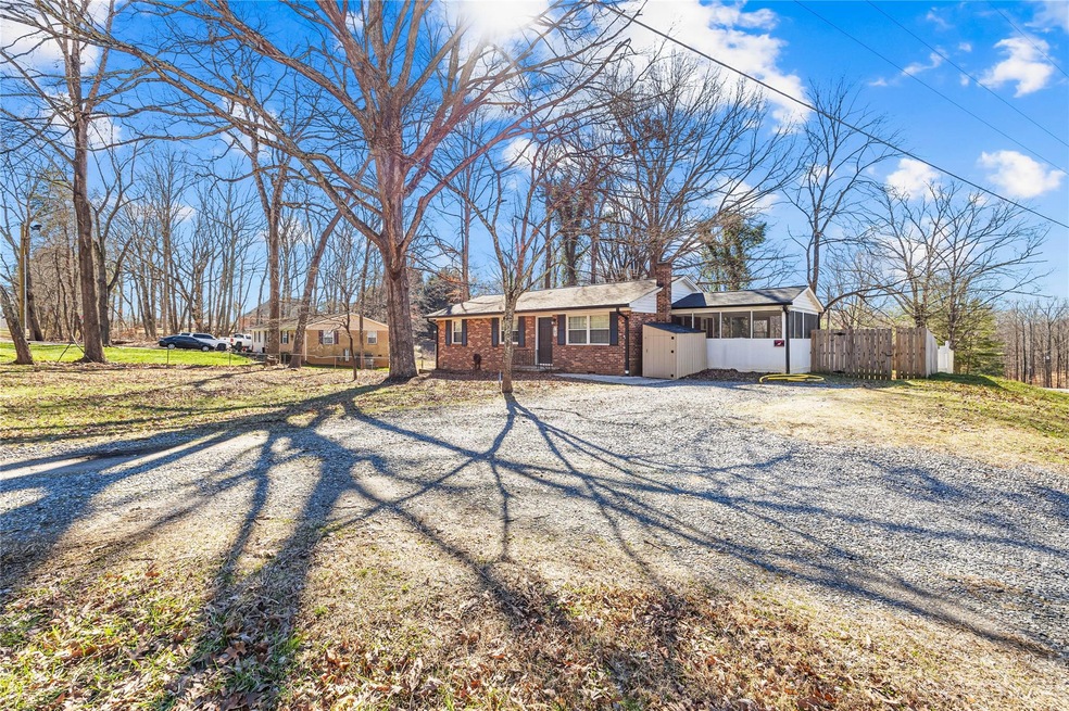 702 Freedom Mill Rd, Gastonia, NC 28052 - photo 1