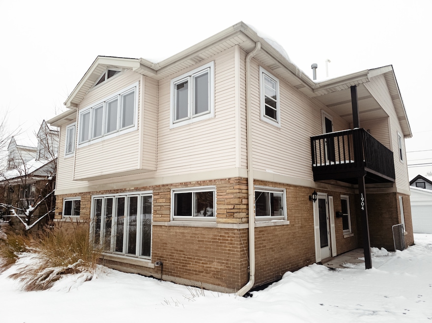 1904 S Fairview Ave, Park Ridge, IL 60068 - photo 1