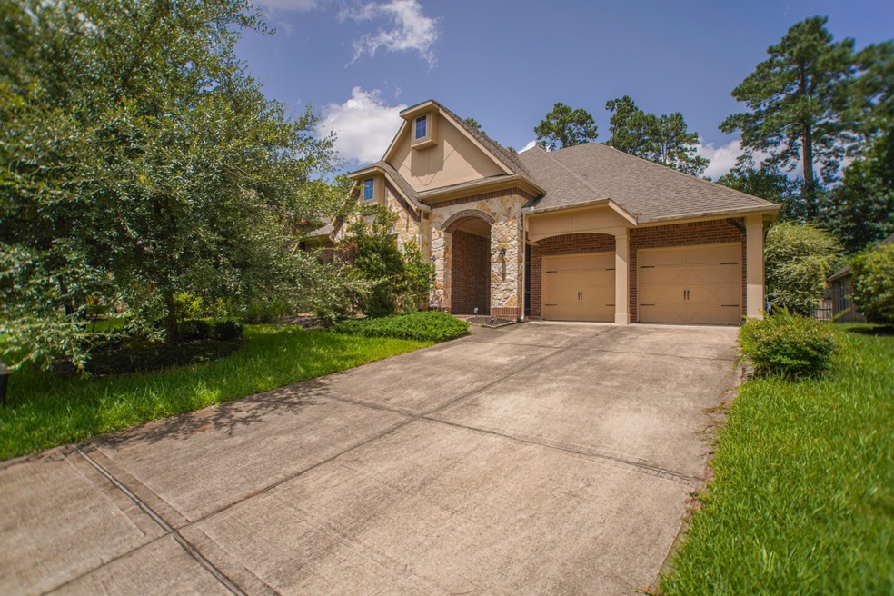 14 Blue Wildflower Place, the Woodlands, TX 77354 - photo 1