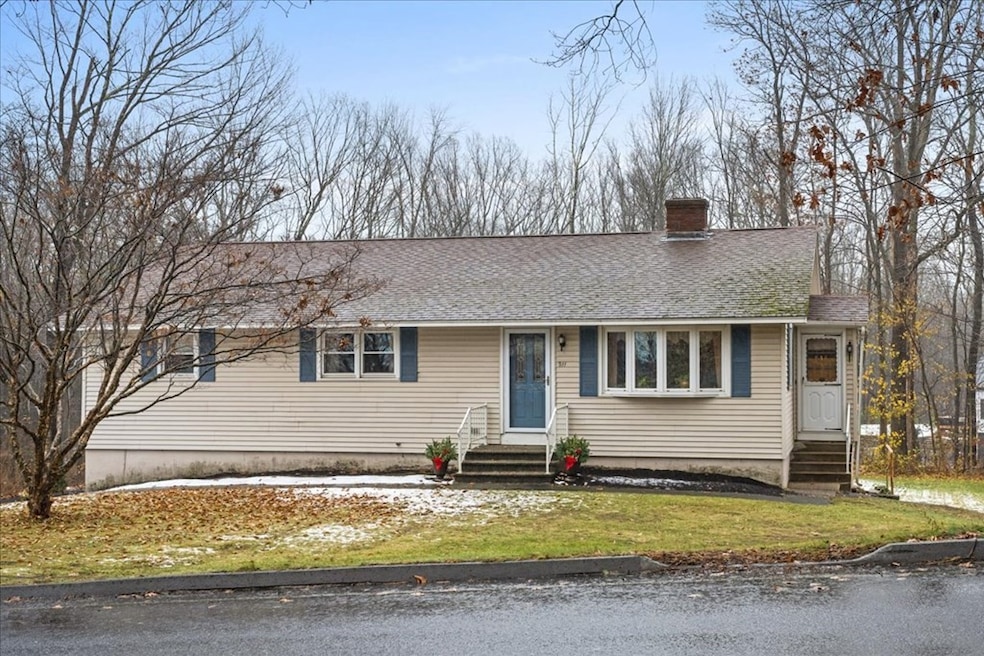 911 Stafford St, Rochdale, MA 01542 - photo 1