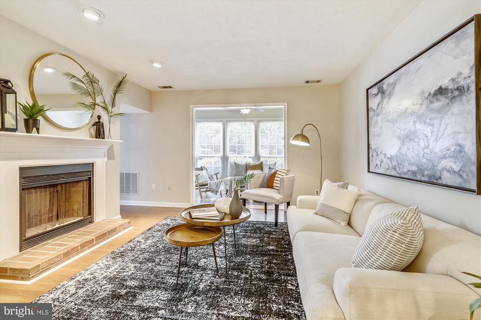 10000 Oakton Terrace Rd, Oakton, VA 22124 - photo 1