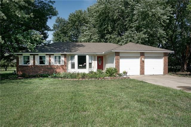 19490 S Lone Elm Rd, Spring Hill, KS 66083 - photo 1