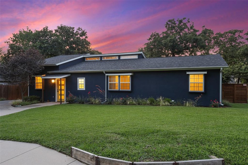 1609 Donna Ln, Bedford, TX 76022 - photo 1