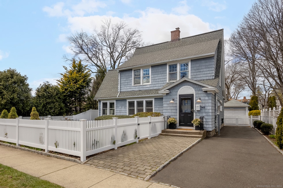 142 Oldfield Rd, Fairfield, CT 06824 - photo 1