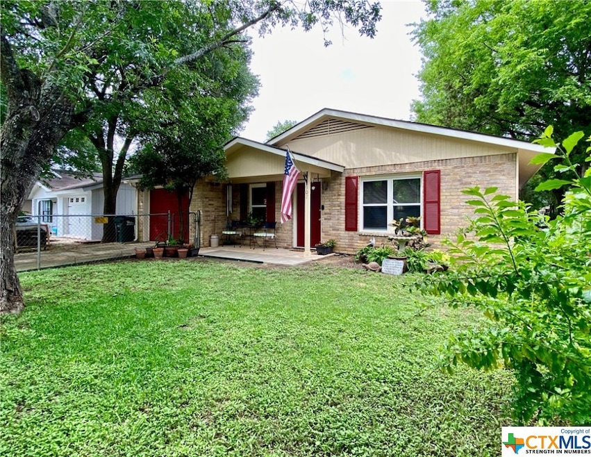 907 N Bishop St, San Marcos, TX 78666 - photo 1