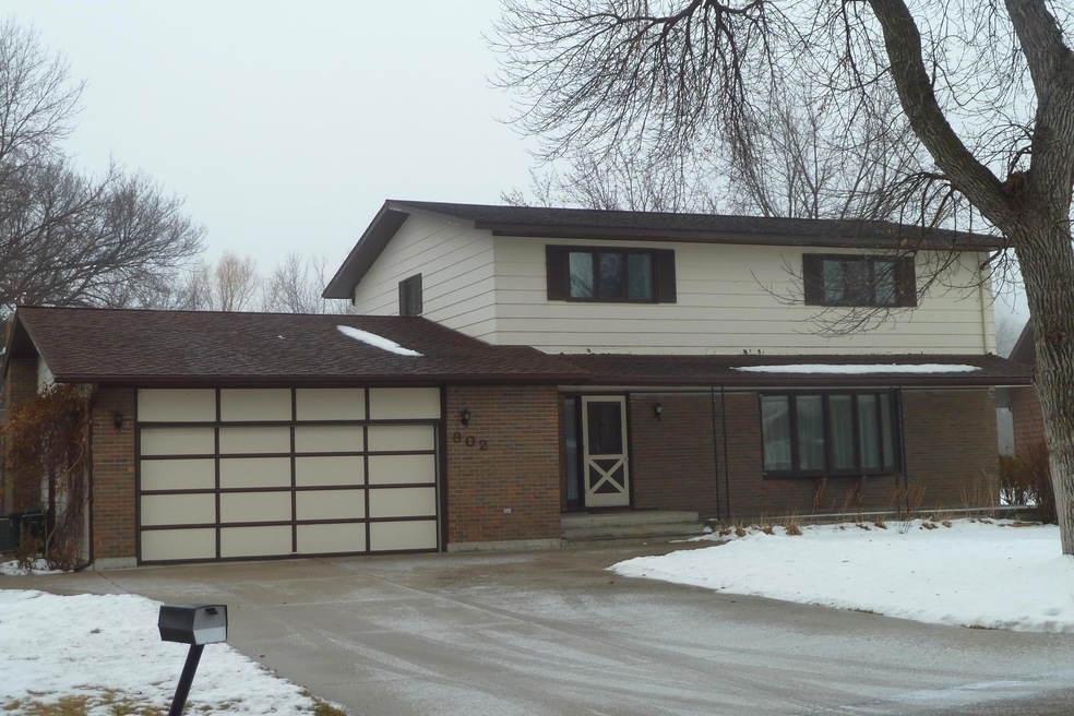 Front Exterior<|><|>