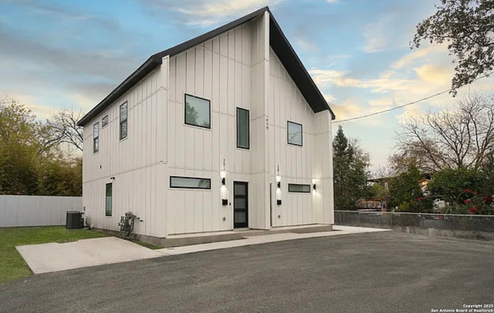 419 Porter St unit 202, San Antonio, TX 78210 - photo 1