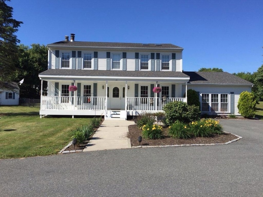 41 Brook Farm Rd N, Wakefield, RI 02879 - photo 1