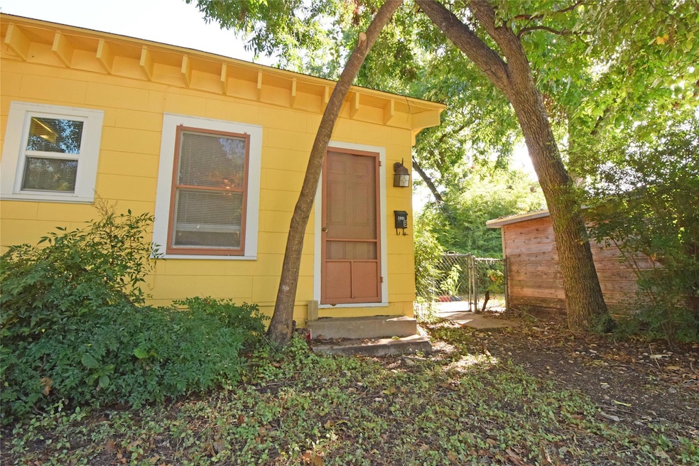 Entrance to property featuring fence