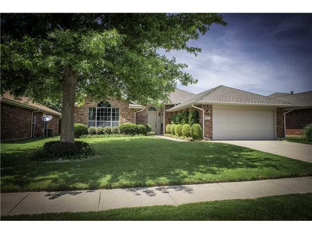 601 Night Hawk Dr, Norman, OK 73072 - photo 1