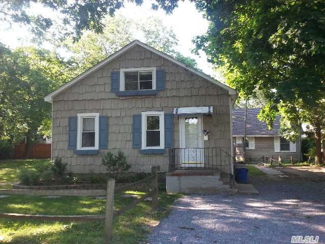 80 Scudder Ave, Copiague, NY 11726 - photo 1