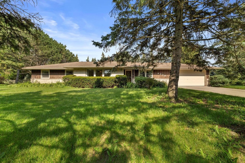 4620 N 133rd St, Brookfield, WI 53005 - photo 1