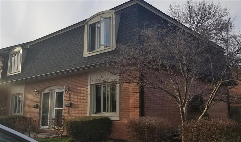 1102 Canterbury Square N, Indianapolis, IN 46260 - photo 1