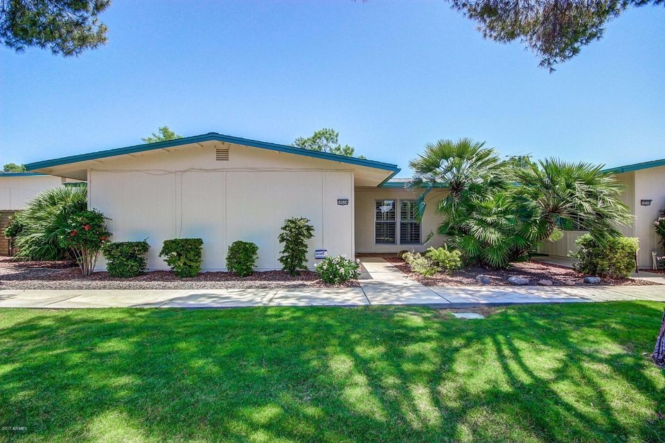 10514 W Highwood Ln, Sun City, AZ 85373 - photo 1