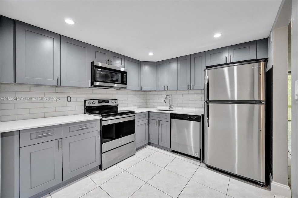 Lafayette Condominiums unit 20, Coral Springs, FL 33065 - photo 1