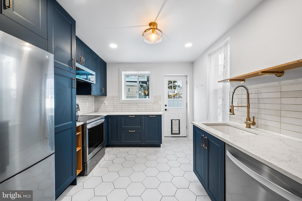 2454 Amber St, Philadelphia, PA 19125 - photo 1