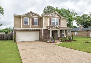 Front w/great curb appeal