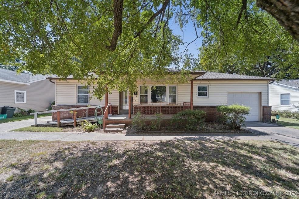 1610 S Ash Ave, Broken Arrow, OK 74012 - photo 1