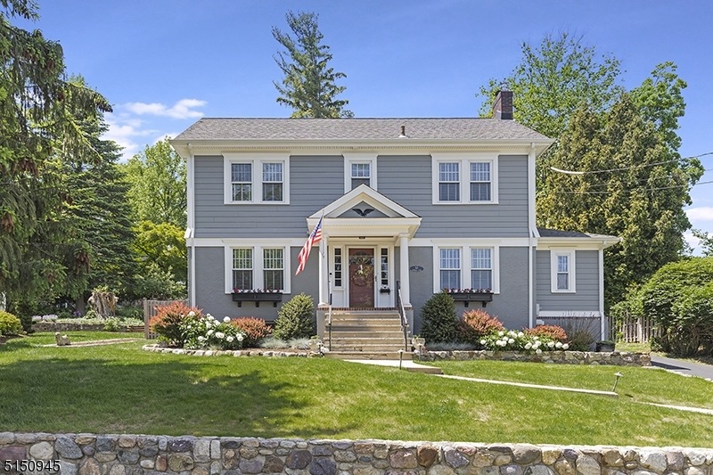 Sold $819,050 • Co-Listing Agent