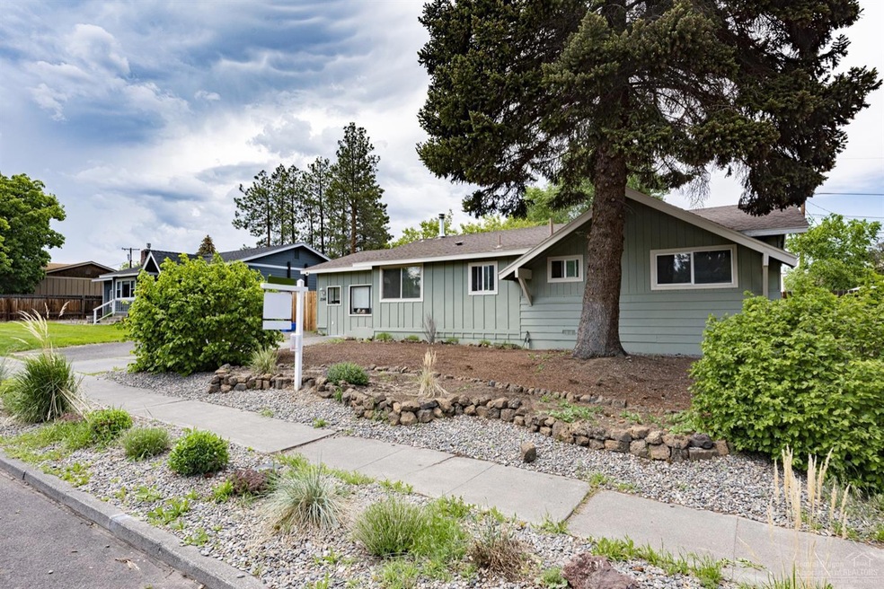 1246 NE Watson Dr, Bend, OR 97701 - photo 1