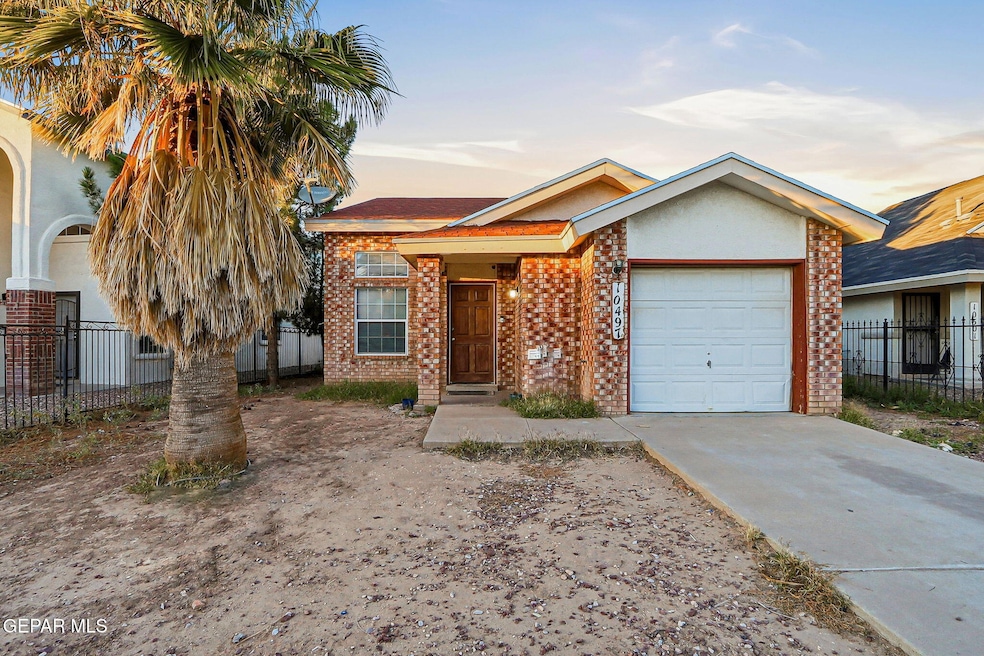 10497 Valle Del Mar Dr, El Paso, TX 79927 - photo 1