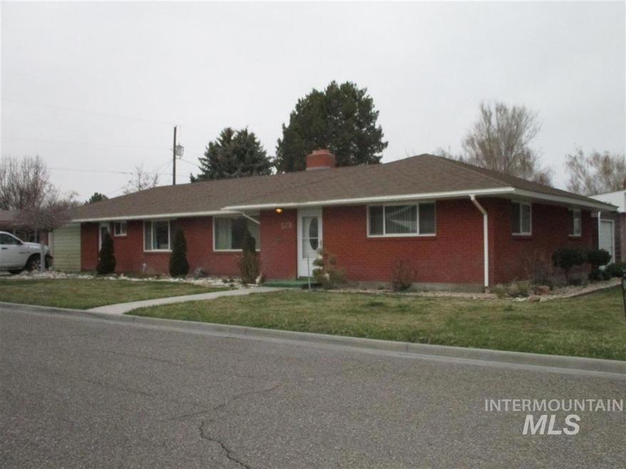 710 W 20th St, Burley, ID 83318 - photo 1