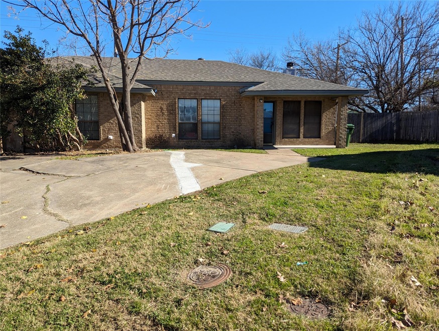 212 Lanham Ct, Fort Worth, TX 76108 - photo 1