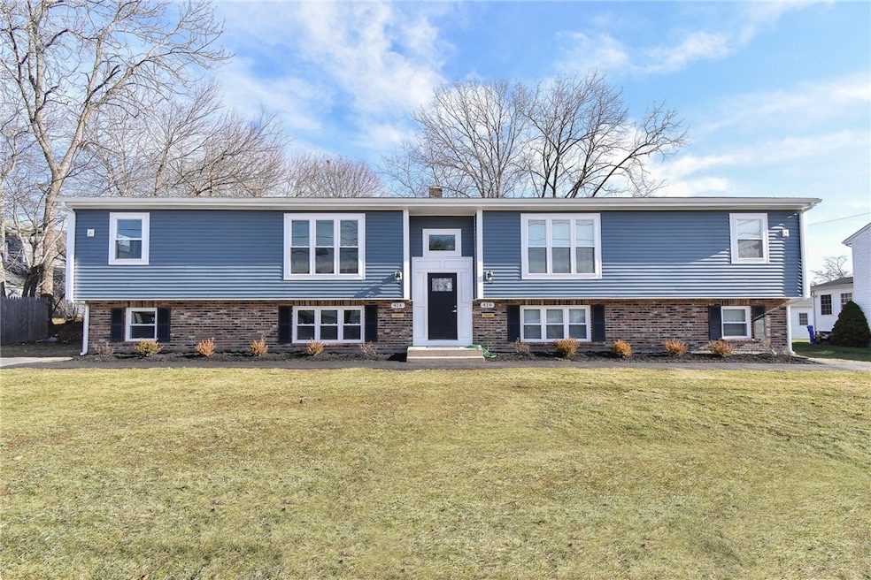 414 Dover Ave unit 416, Riverside, RI 02915 - photo 1