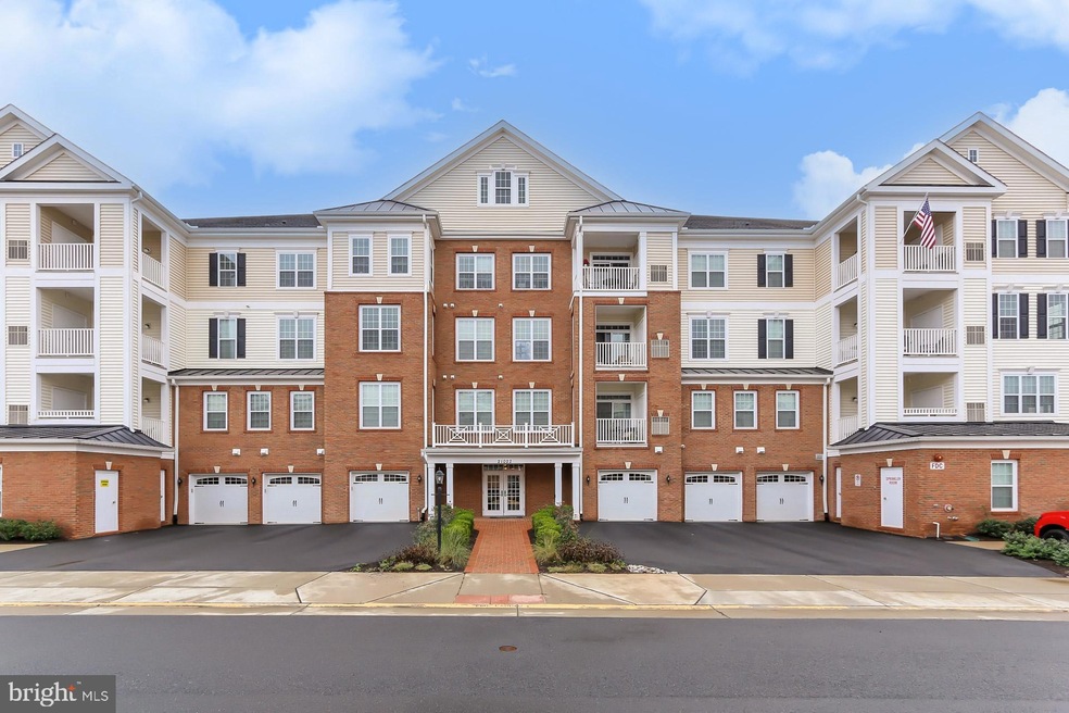 21022 Rocky Knoll Square unit 400, Ashburn, VA 20147 - photo 1