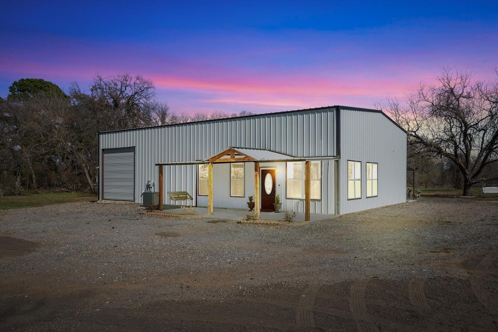 562 Barnes Rd, Cleburne, TX 76031 - photo 1