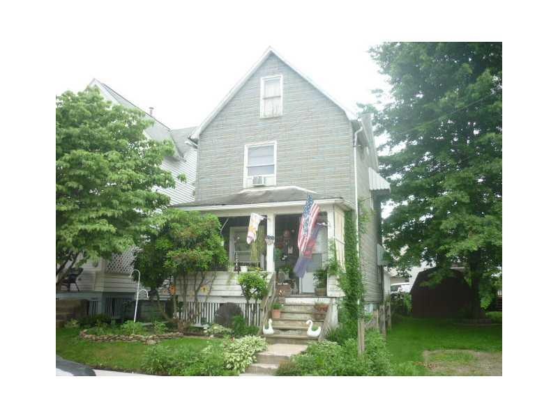 413 Walnut St, Vandergrift, PA 15690 - photo 1