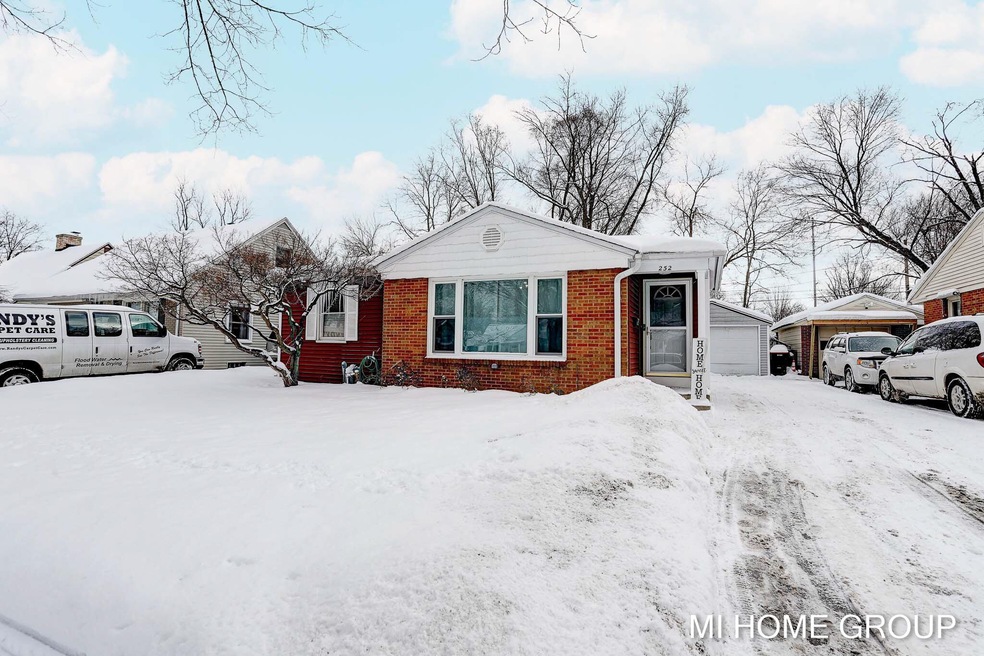 252 W 21st St, Holland-1
