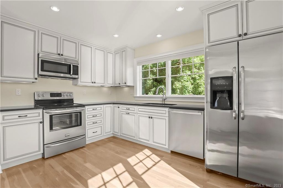 1385 E Putnam Ave, Riverside, CT 06878 - photo 1