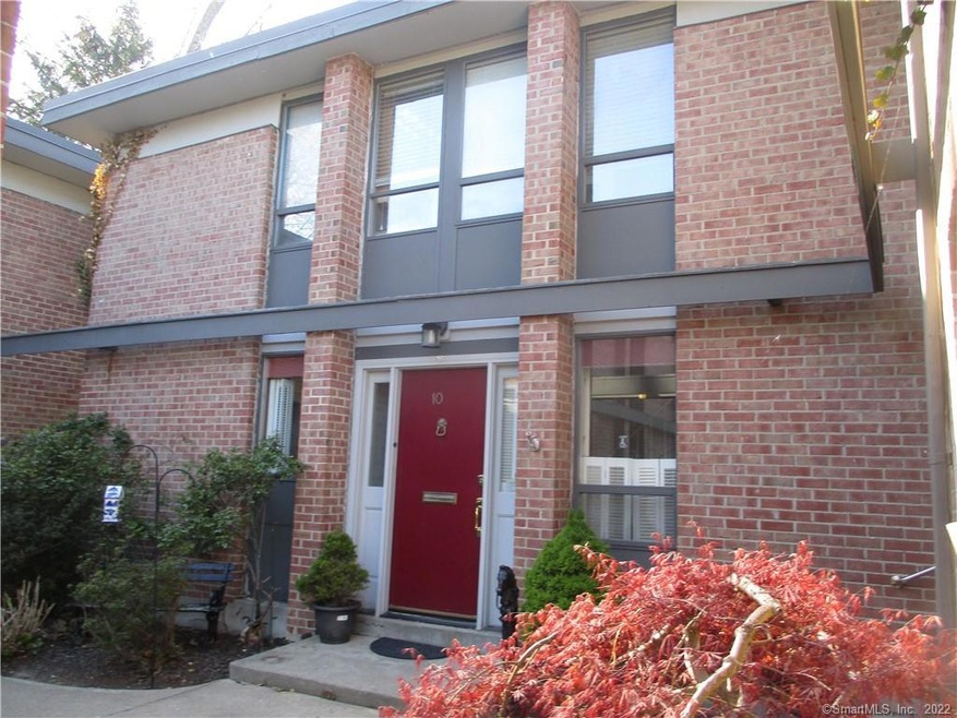 160 Fairfield Woods Rd unit 10, Fairfield, CT 06825 - photo 1