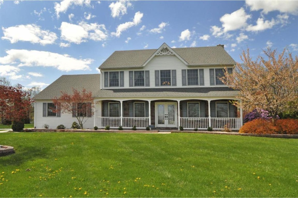 107 Rosewood Dr, Telford, PA 18969 - photo 1