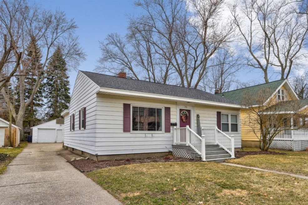 196 E 24th St, Holland, MI 49423-24