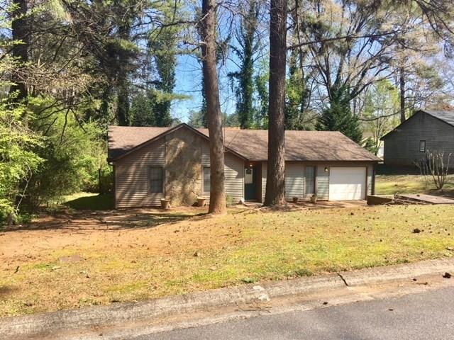 LOVELY RANCH HOME IN QUIET NEIGHBORHOOD IN LAWRENC