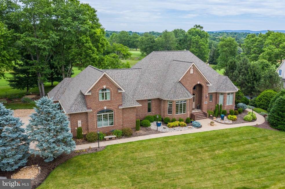 207 S Tamarac Dr, Shepherdstown, WV 25443 - photo 1