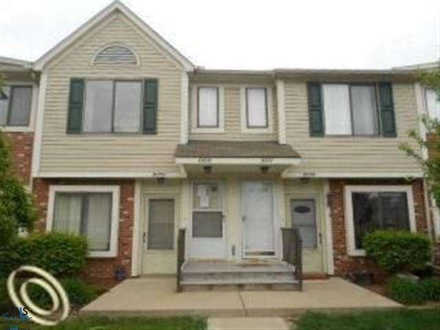 30719 Hidden Pines Ln unit 8, Roseville, MI 48066 - photo 1