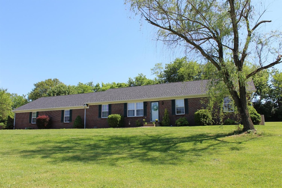 292 Shannon Oaks Dr, Harrodsburg, KY 40330 - photo 1