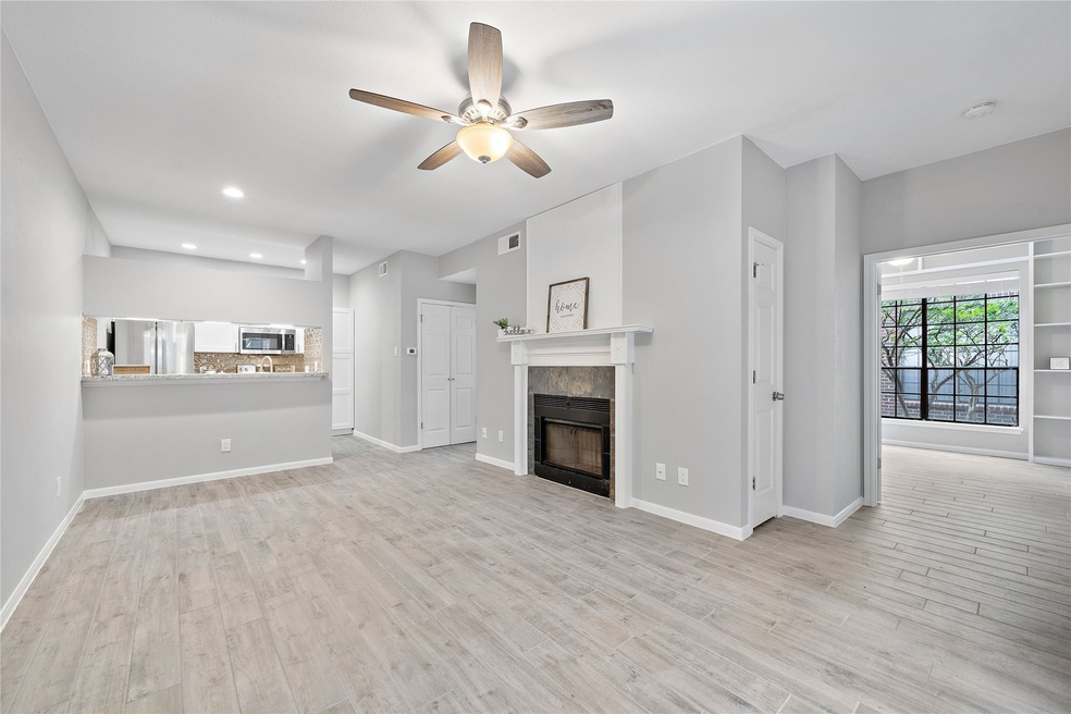 Welcome to #1113 at Cambridge Court! This spacious