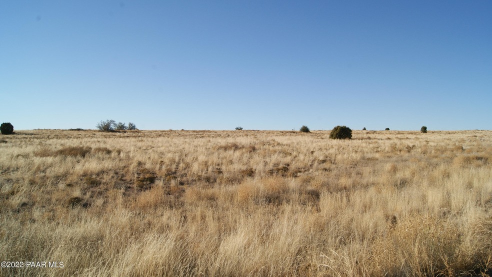 2580 W Compass Point Rd, Paulden, AZ 86334 - photo 1