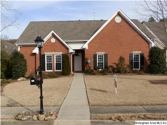 Beautiful full brick home in desirable neighborhoo